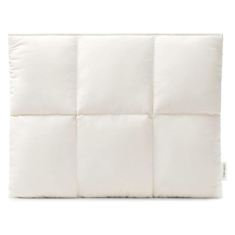 Snugsy™ - Quilted Laptop Sleeve with Magnetic Closure (50% Off)