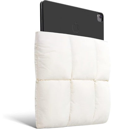 Snugsy™ - Quilted Laptop Sleeve with Magnetic Closure (50% Off)